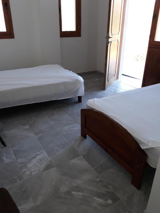 Extreme View Cafe And Rooms To Let Prastio  Exteriör bild